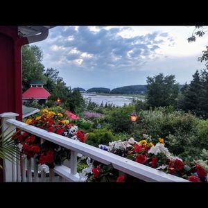 Meet your Posher, Guylaine